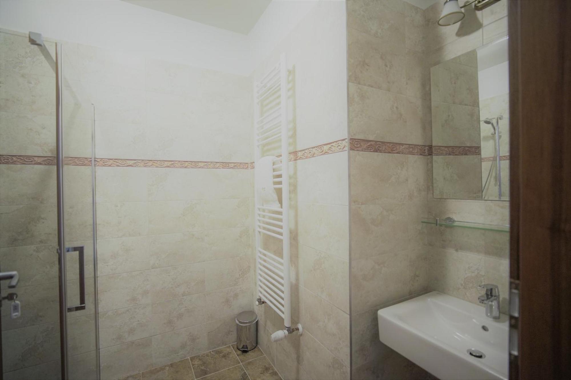 Hotel La Curtea Domneasca Piatra Neamţ Pokój zdjęcie