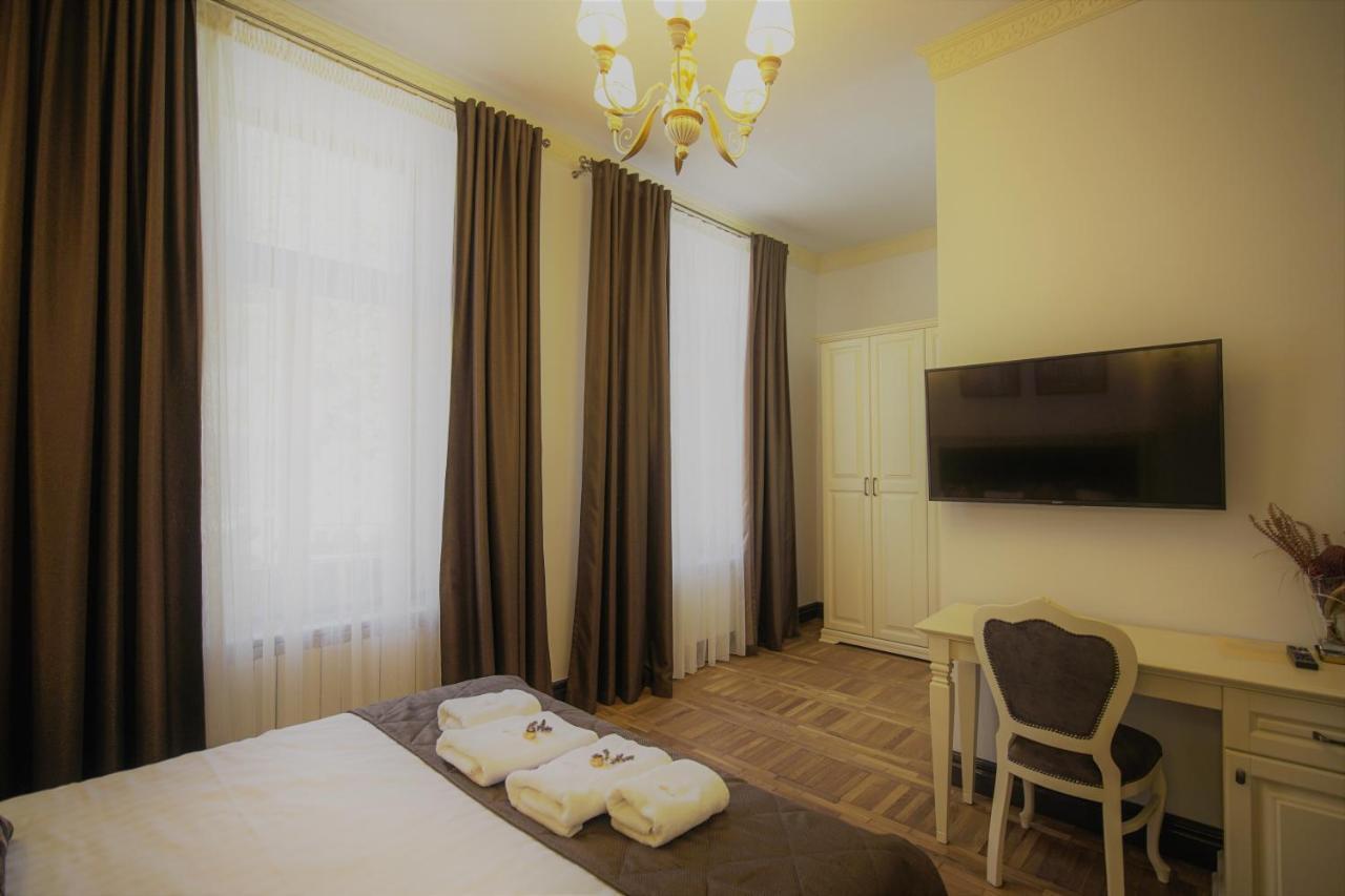 Hotel La Curtea Domneasca Piatra Neamţ Zewnętrze zdjęcie